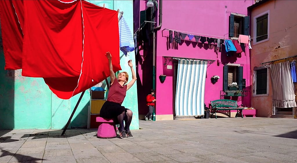 Une-minute-de-danse-par-jour-N°7©Nadia Valdori-Gauthier